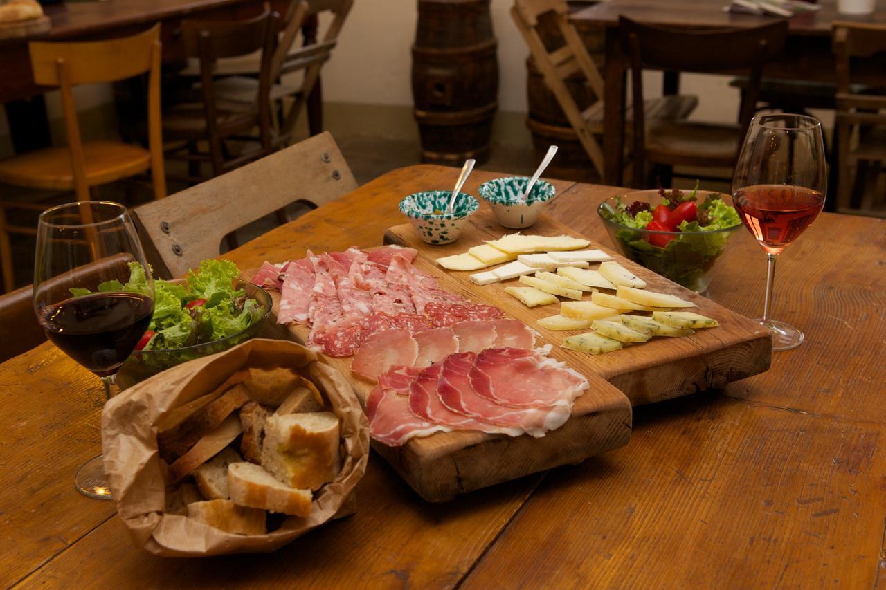 Tenuta Di Capezzana Bed & Breakfast Seano Ngoại thất bức ảnh