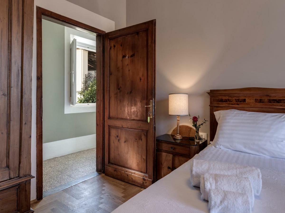 Tenuta Di Capezzana Bed & Breakfast Seano Ngoại thất bức ảnh