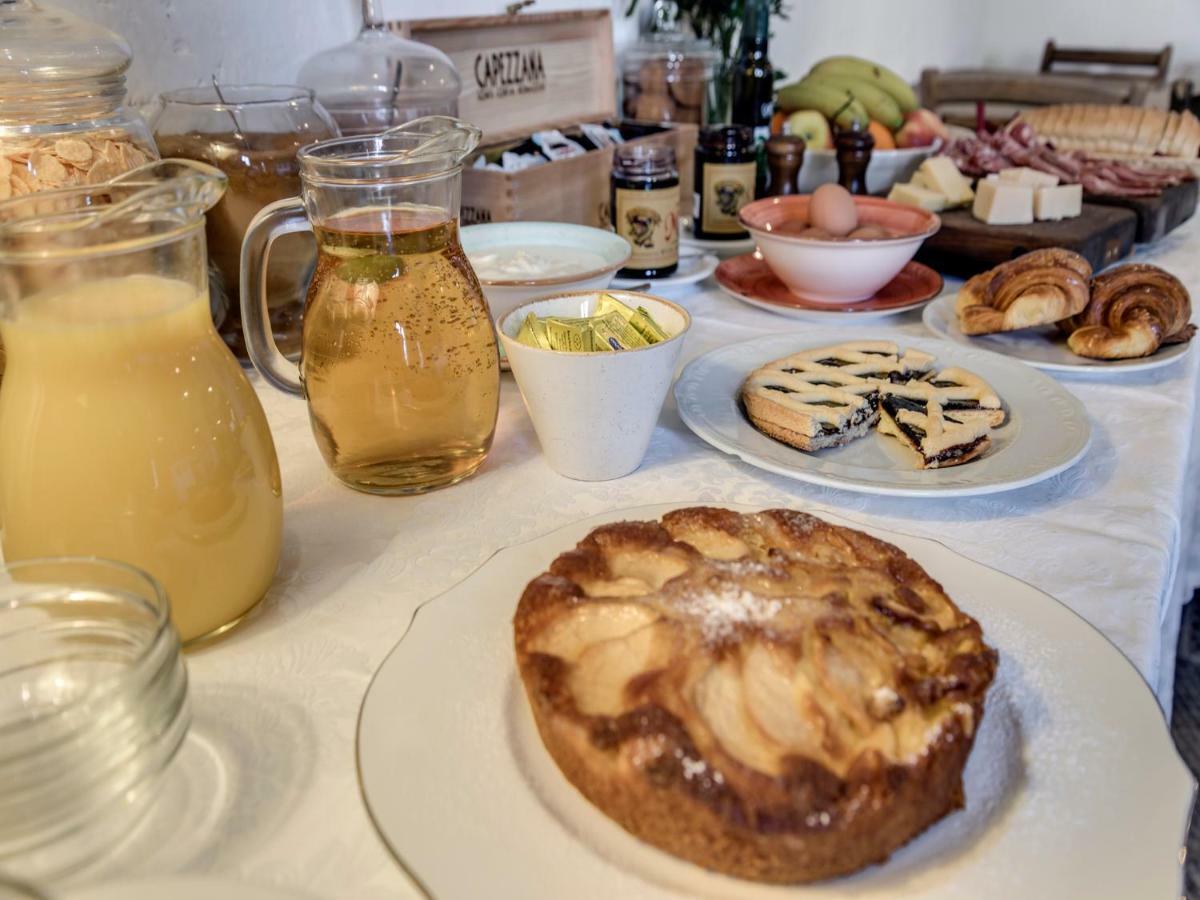 Tenuta Di Capezzana Bed & Breakfast Seano Ngoại thất bức ảnh