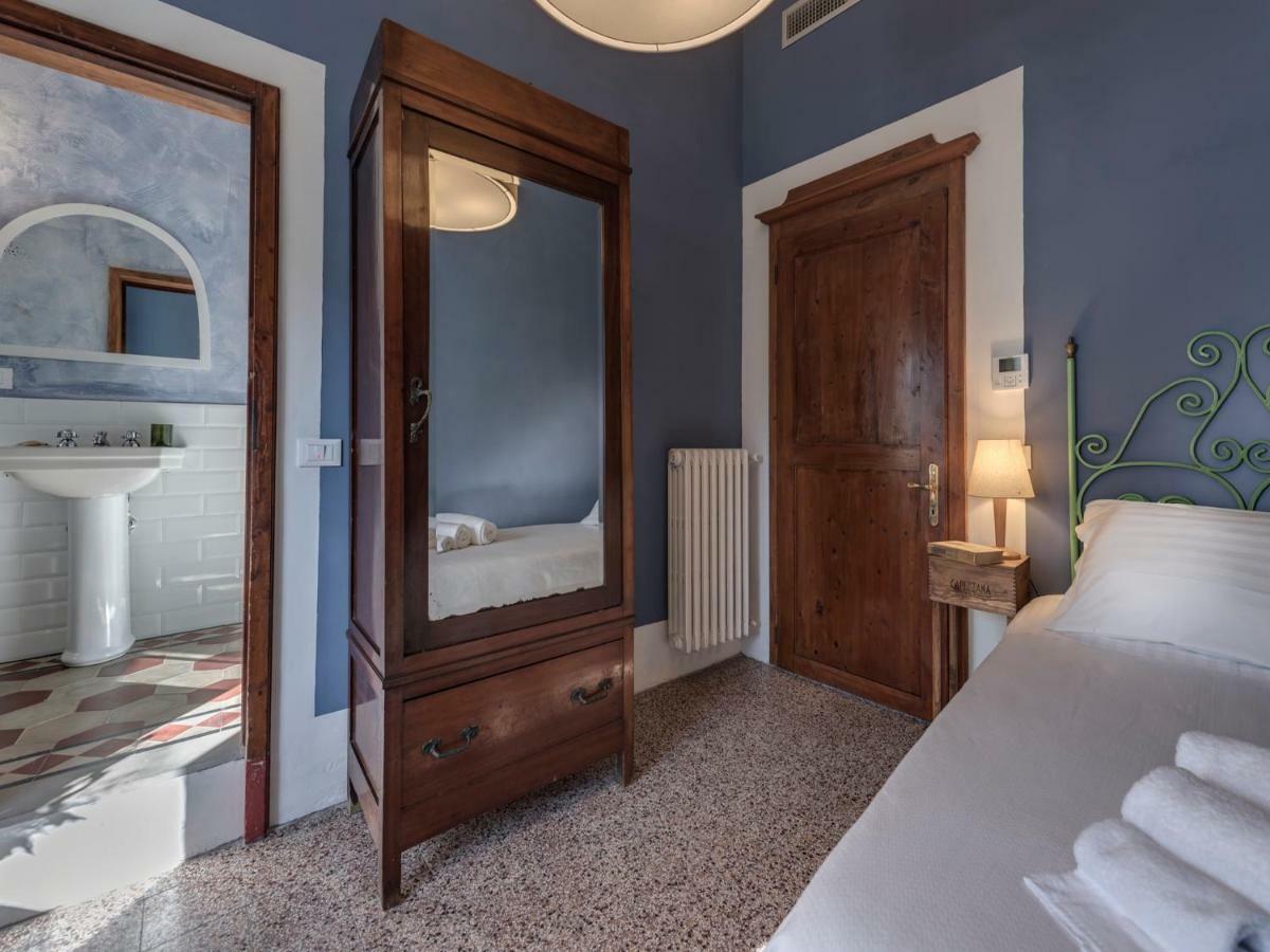 Tenuta Di Capezzana Bed & Breakfast Seano Ngoại thất bức ảnh