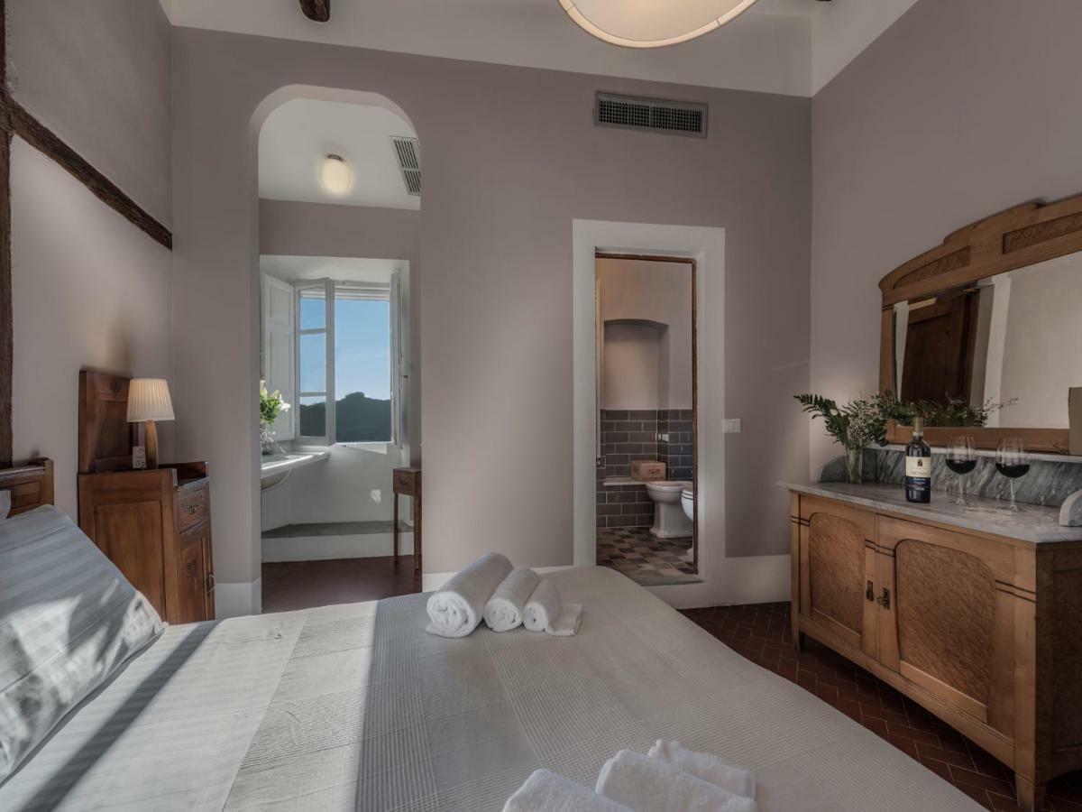 Tenuta Di Capezzana Bed & Breakfast Seano Ngoại thất bức ảnh
