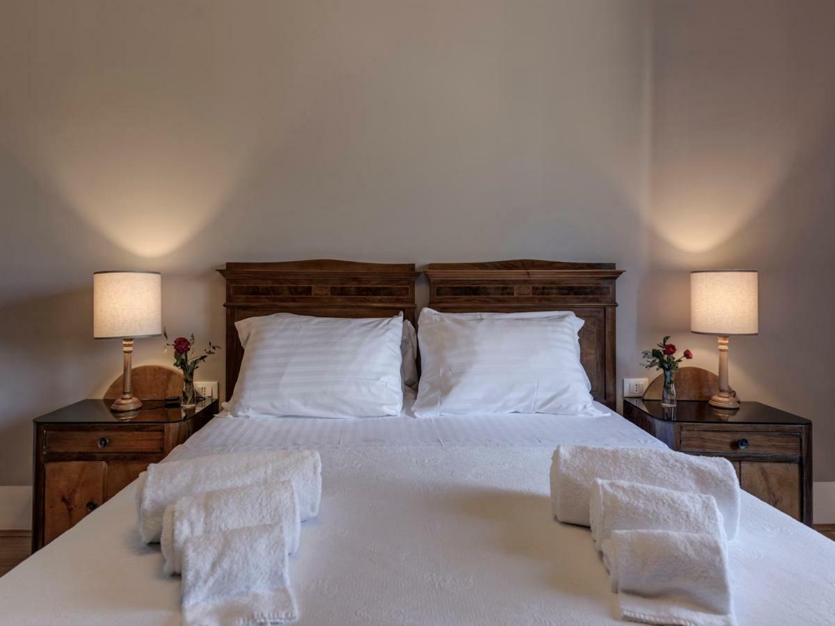 Tenuta Di Capezzana Bed & Breakfast Seano Ngoại thất bức ảnh
