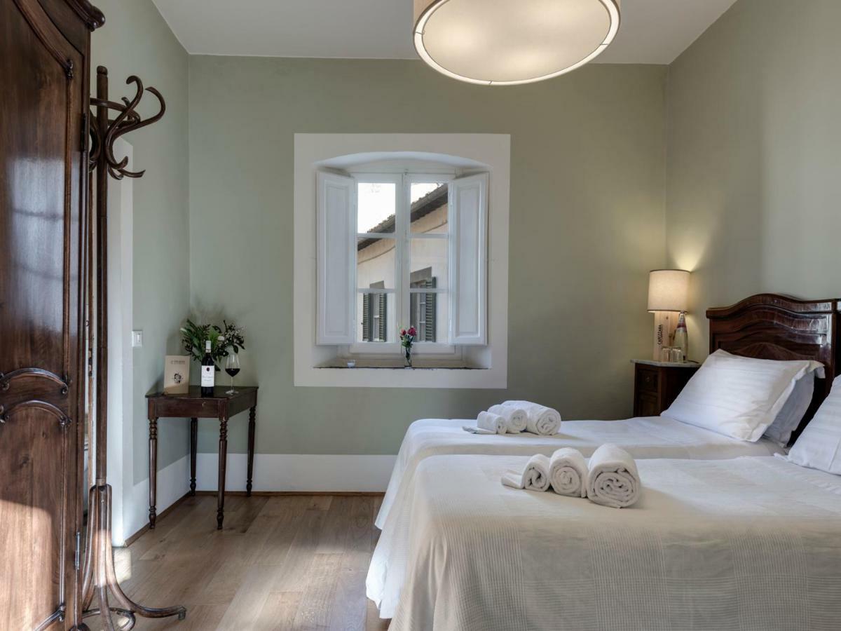 Tenuta Di Capezzana Bed & Breakfast Seano Ngoại thất bức ảnh